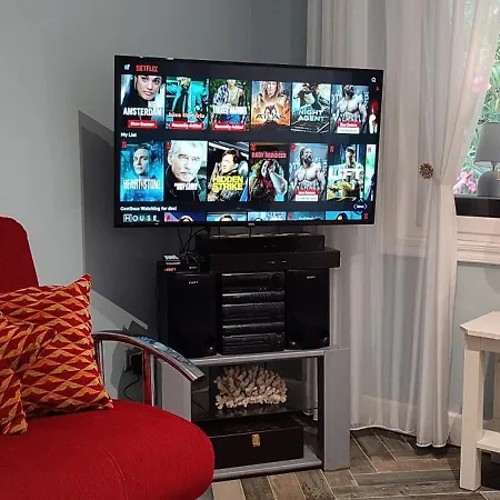 Apartman Seasons 1, Golem Kompleksi Dielli Qerret